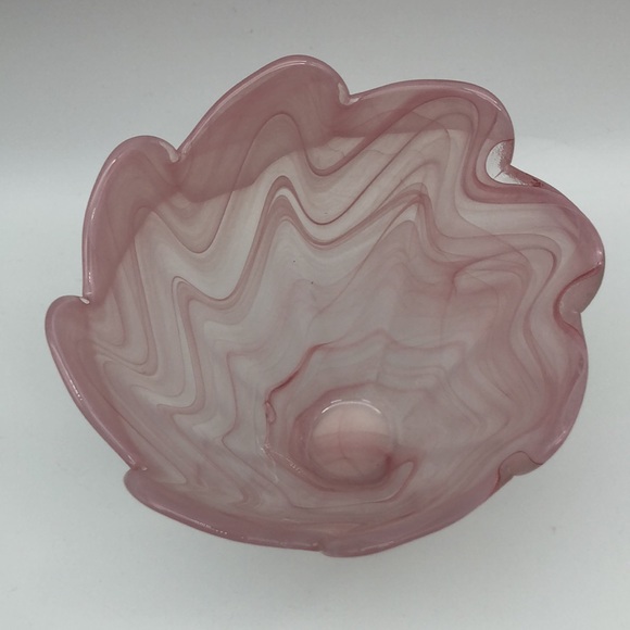 PINK glass vase and small glass cup. - Picture 3 of 12